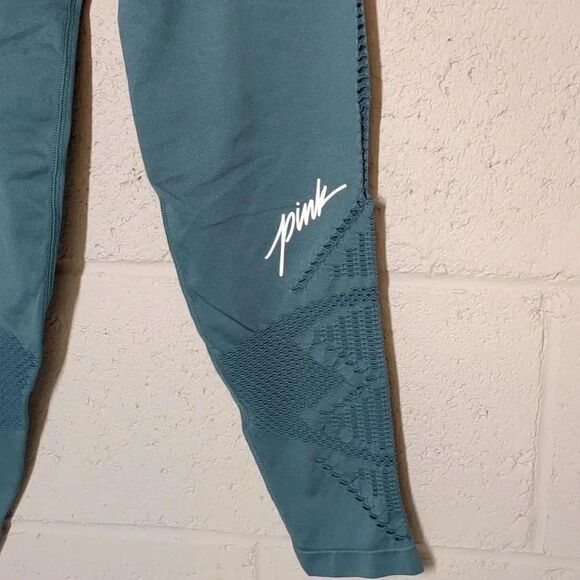 PINK Victoria's Secret Cool & Comfy Seamless Cropped Leggings Dusty Blue Small - Picture 4 of 6